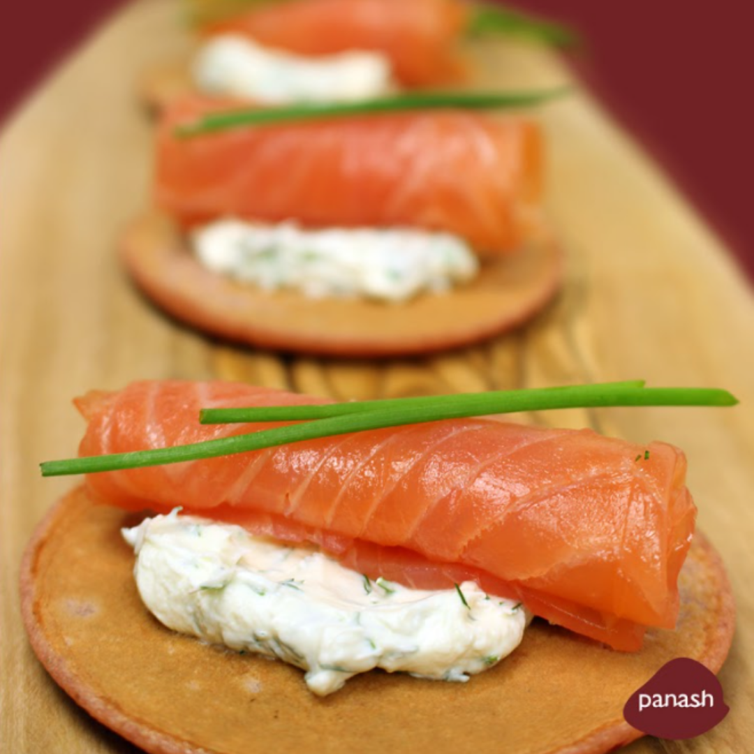 Blini's met gerookte zalm en crème fraîche